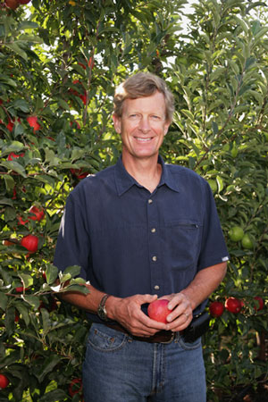 Neal-holding-red-apple1